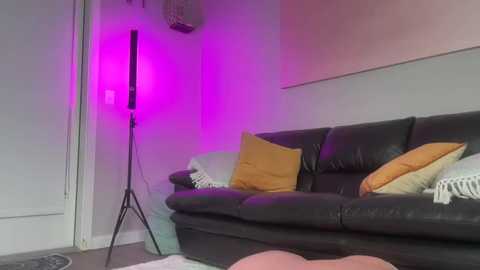 Media: saraloverays Chaturbate 2024-02-18 02:37:00