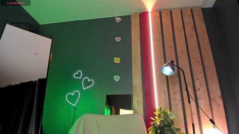 Media: blue_eye_twinkle Chaturbate 2024-02-21 15:20:00
