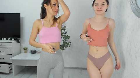 Media: dirtygirls99 Chaturbate 2024-02-21 04:32:00