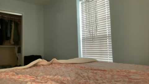 Media: innocentchurchgirl Chaturbate 2024-02-23 19:43:00