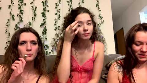 Media: kylieexoxoxo2432 Chaturbate 2024-03-07 06:45:00