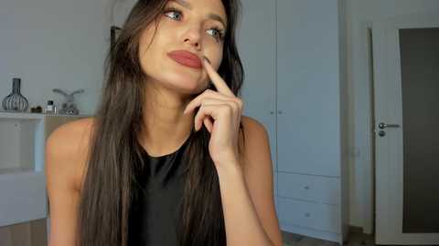 Media: xxx_leila Chaturbate 2024-03-08 08:20:00