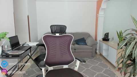Media: emillybrowm Chaturbate 2024-03-12 14:53:00