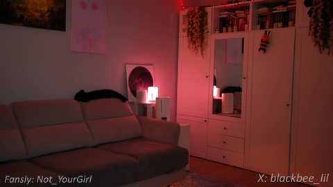 Media: _blackbee_ Chaturbate 2024-03-13 18:03:00
