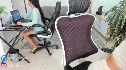 Media: emillybrowm Chaturbate 2024-03-13 13:25:00
