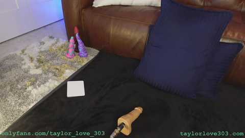 Media: taylor_love_303 Chaturbate 2024-03-14 12:11:00