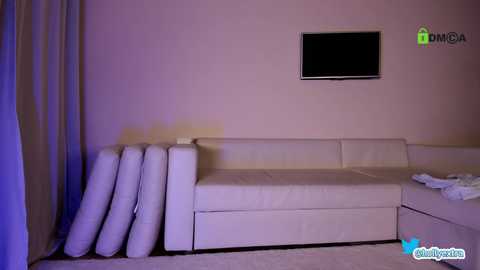 Media: hollyextra Chaturbate 2024-03-18 19:04:00
