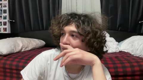 Media: evanbrown333 Chaturbate 2024-03-22 06:16:00