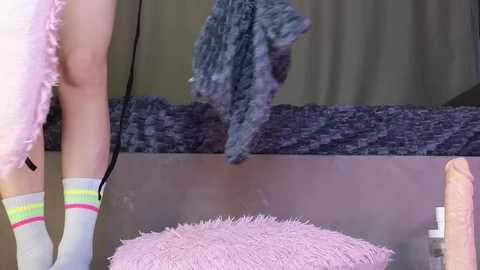 Media: queenelia Chaturbate 2024-03-24 00:10:00