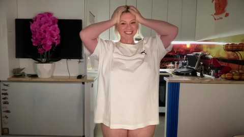 Media: kiradivine Chaturbate 2024-03-26 17:00:00