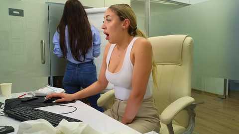 Media: babesgowild Chaturbate 2024-04-01 09:22:00
