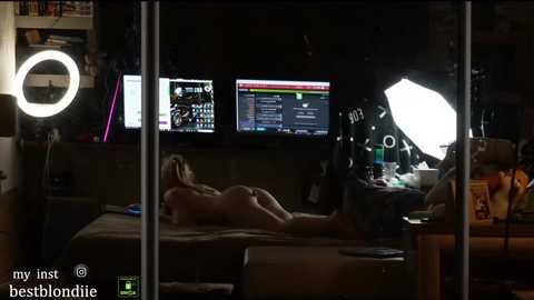Media: bestblondiiecb Chaturbate 2024-04-01 22:43:00