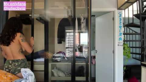 Media: jhulysex Chaturbate 2024-04-01 14:52:00