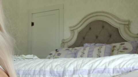 Media: littlegreekflower Chaturbate 2024-04-06 19:18:00