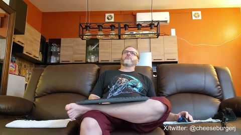 Media: cheeseburgerjesus Chaturbate 2024-04-07 03:19:00