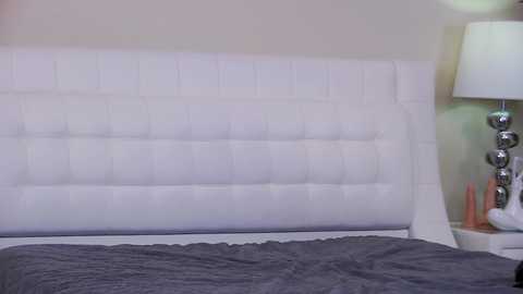 Media: kittycaitlin Chaturbate 2024-04-07 15:34:00