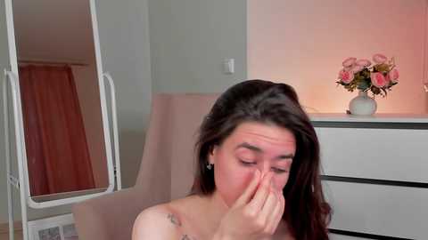 Media: mariemelons Chaturbate 2024-04-07 18:57:00