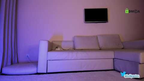 Media: hollyextra Chaturbate 2024-04-08 01:00:00