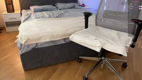 Media: girl_next_door19 Chaturbate 2024-04-09 08:40:00