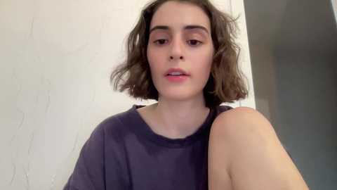Media: wonderland_stia Chaturbate 2024-09-18 16:20:00
