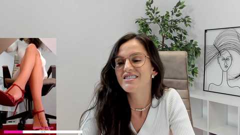 Media: legswattitude Chaturbate 2024-09-19 12:44:00