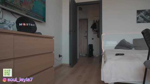 Media: leyla_ly Chaturbate 2024-09-19 07:18:00