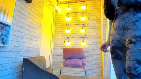 Media: sassyt33n Chaturbate 2024-09-19 14:39:00