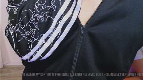 Media: doublesees Chaturbate 2024-09-20 09:18:00