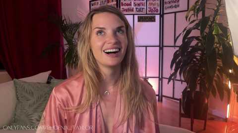 Media: phoenix_taylor Chaturbate 2024-09-20 04:26:00