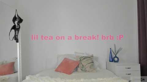 Media: violetta_finch Chaturbate 2024-09-21 14:41:00