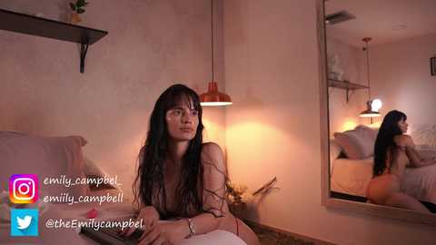 Media: emiilycampbell Chaturbate 2024-09-25 05:00:00