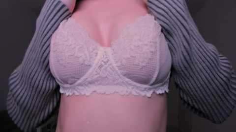 Media: lauratanguy Chaturbate 2024-09-25 15:00:00