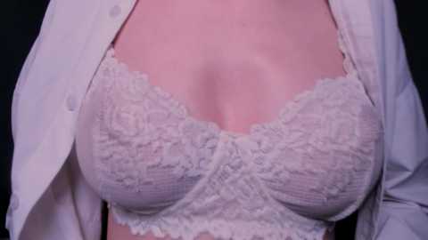 Media: lauratanguy Chaturbate 2024-09-25 19:00:00