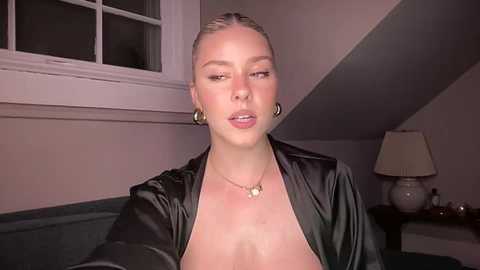 Media: novavangogh Chaturbate 2024-09-25 04:19:00