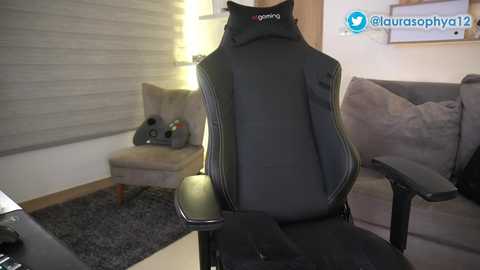 Media: laurasophya Chaturbate 2024-09-26 05:21:00