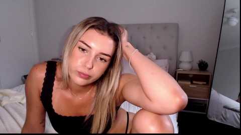 Media: parisbabyxox Chaturbate 2024-09-26 04:14:00