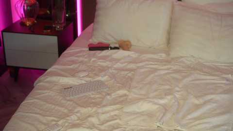 Media: arte_adelle Chaturbate 2024-09-27 07:51:00