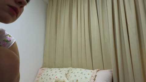 Media: kitty__sophie Chaturbate 2024-09-27 23:23:00