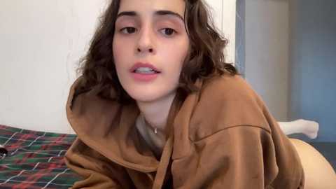 Media: wonderland_stia Chaturbate 2024-09-27 13:44:00