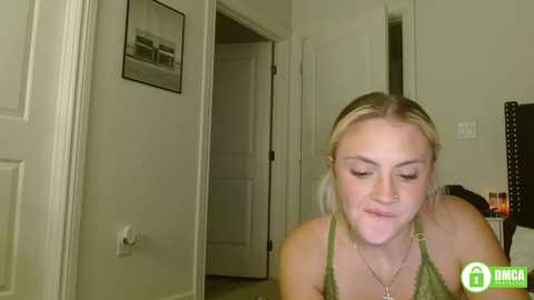 ellaskyexo @ chaturbate on 20240928