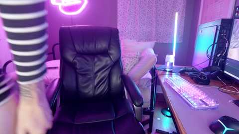 Media: aynmarie Chaturbate 2024-09-29 00:04:00