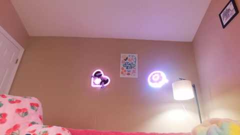 Media: khloeexoxo Chaturbate 2024-09-30 00:17:00