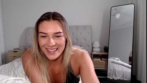 Media: parisbabyxox Chaturbate 2024-10-01 00:59:00