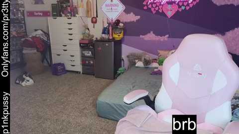 Media: pr3ttyp1nkpussy Chaturbate 2024-10-01 05:35:00
