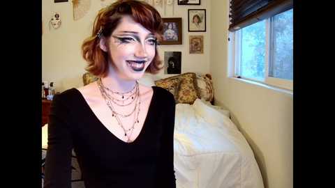 Media: elslove Chaturbate 2024-10-03 00:40:00