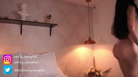 Media: emiilycampbell Chaturbate 2024-10-03 00:35:00