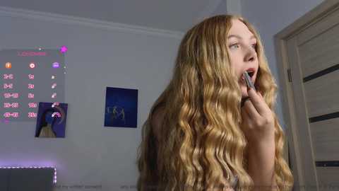 Media: small_blondee Chaturbate 2024-10-03 08:37:00
