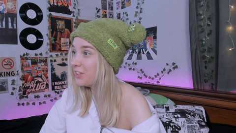 Media: darleneferran Chaturbate 2024-10-04 03:27:00