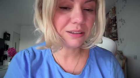 Media: kiradivine Chaturbate 2024-10-04 15:02:00