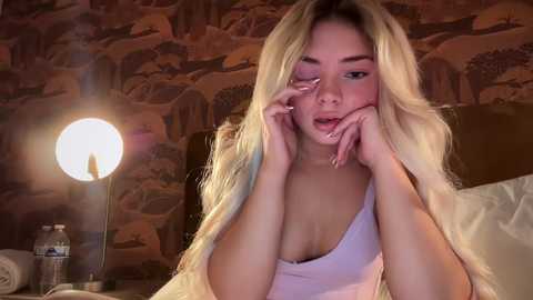 lucyholly @ chaturbate on 20241004
